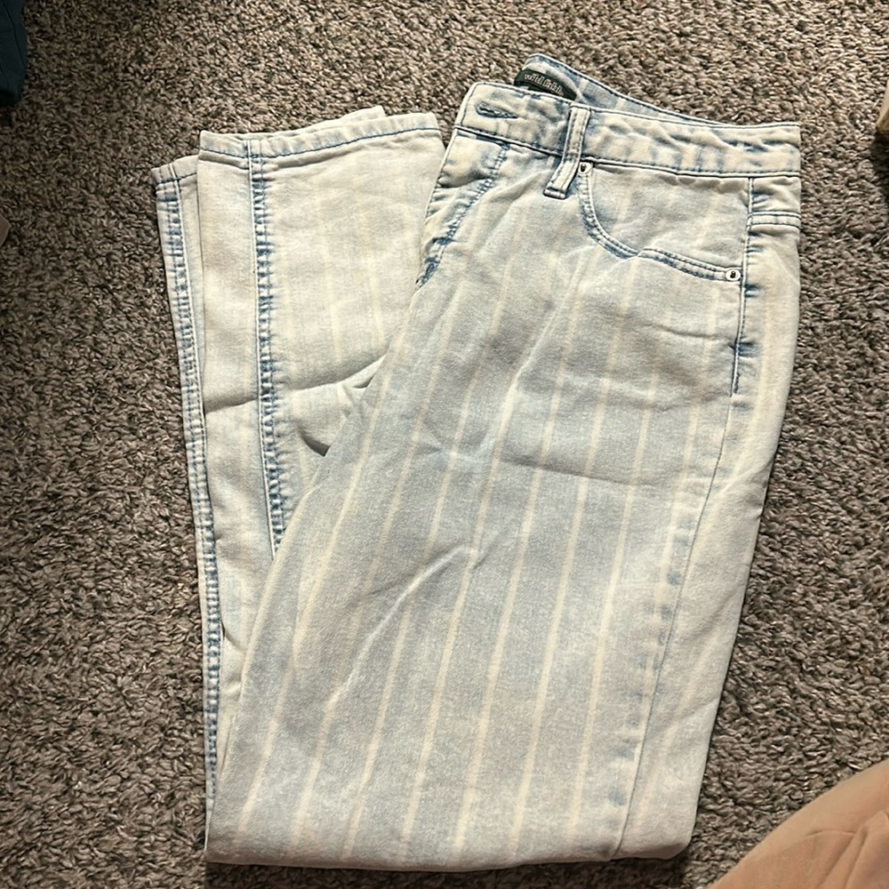Stripped Jeans